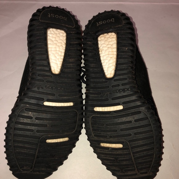 Adidas Yeezy Boost Shoes Black Size 5 Us ART AQ2660 - Picture 3 of 12